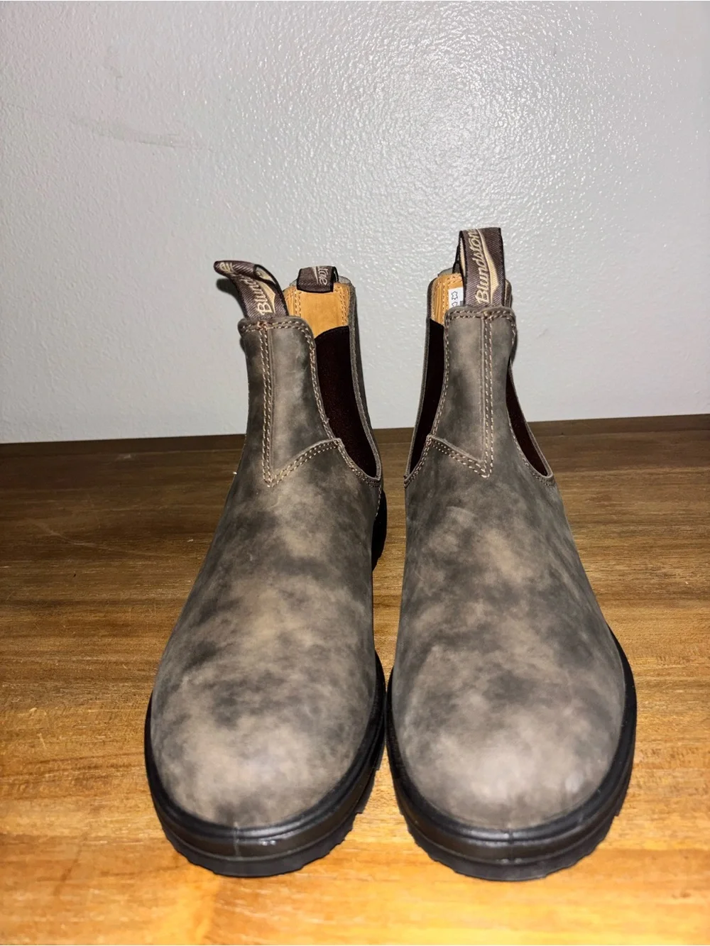 Blundstone 585 Classic men Chelsea Boots in Rustic Brown worn once
